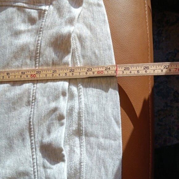 Lou & Grey Signature Soft Plush Light Gray Heathered Raglan Sweatshirt Size M - Picture 6 of 8